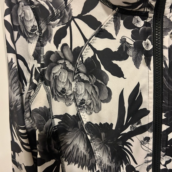 Lululemon Forme Jacket I| *Textured - Picture 3 of 4